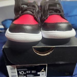 Jordan 1 Lows Toddler size 10..wore 1 time